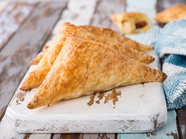 Small apple pies