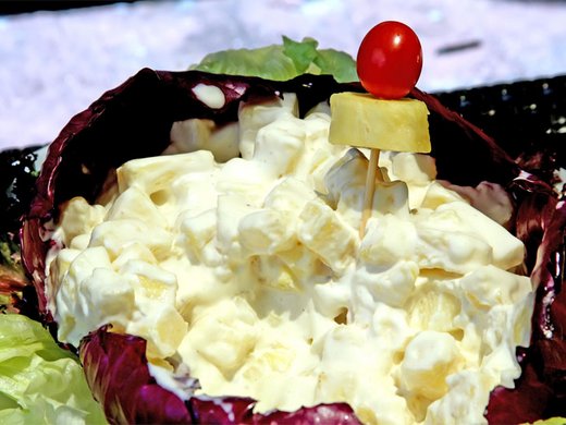 Festlicher Ananassalat