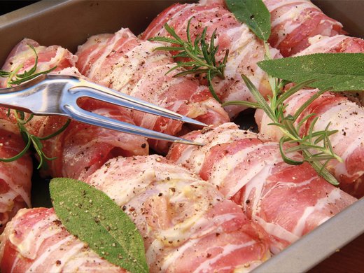 Hähnchen-Saltimbocca mit Polentaschnitten und Estragongemüse