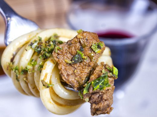 Kaninchen mit Kräutern