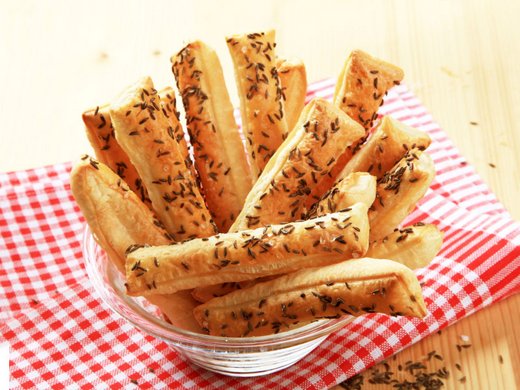 Mini-Blätterteiggebäck mit Gewürzen