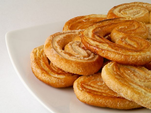 Schinken-Blätterteigherzen mit Ricotta